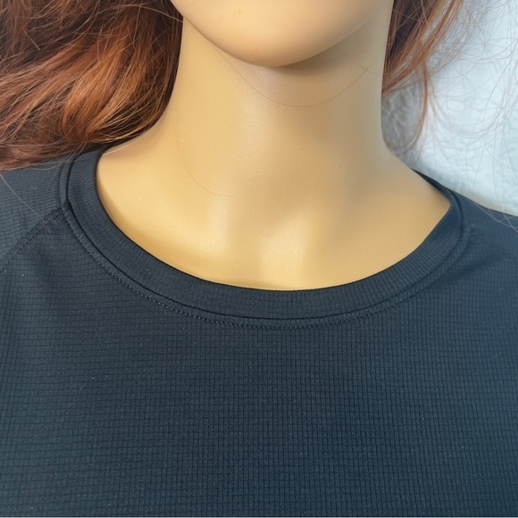 Under Armour Run Vented Women’s shirt black XL - Picture 12 of 15